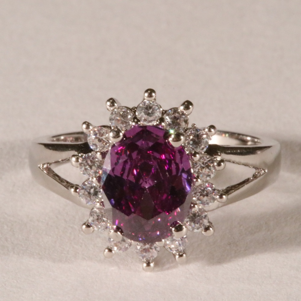 Fashion Ring - Multiple Sizes - Picture 4 of 5